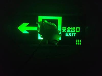 JUST RUN/在黑白房中生存