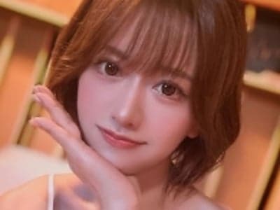 一脸嫌弃我的邻家巨乳少女 