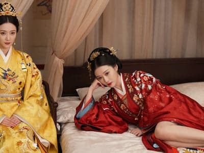 游龙戏凤：女皇帝竟让我操她和她的皇后？